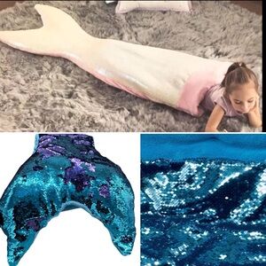 Cynthia Rowley Ocean Blue Purple Sequins Mermaid Tail Sleeping Bag Snuggle Wrap